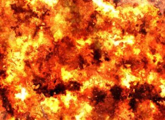 П'ять вибухів пролунали в Дубаї — дим піднявся поблизу порту Джабал-Алі