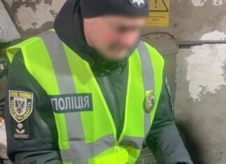 Наркотики та граната: результати обшуків на Прилуччині