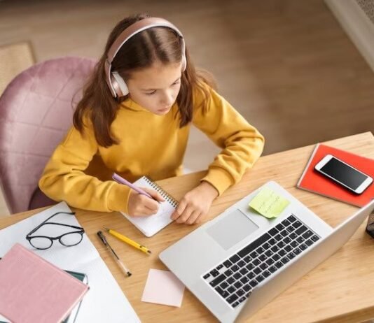 З 2 лютого школи Чернігова на дистанційці: як займатися, якщо немає світла