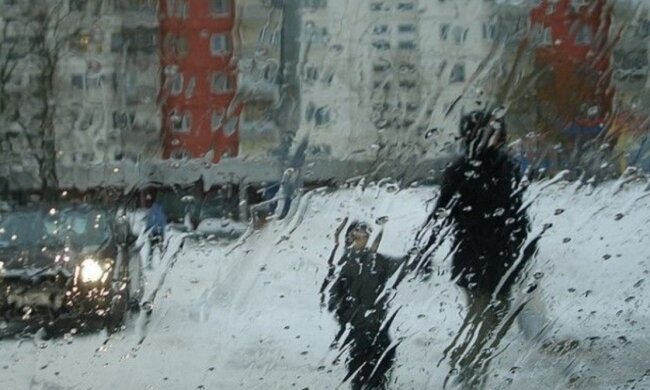 Жовтий рівень небезпеки: синоптики попереджають про ожеледь і туман на Чернігівщині