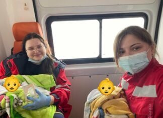 У Чернігові жінка вдома народила двійнят: першу дитину прийняли родичі, другу – медики «швидкої»