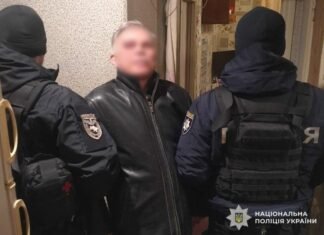 У Чернігові чоловік завдав ножових поранень пасинку – йому загрожує до 8 років