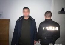 Нічний грабіж у Чернігові: чоловік поцупив телефон у жінки в гостях