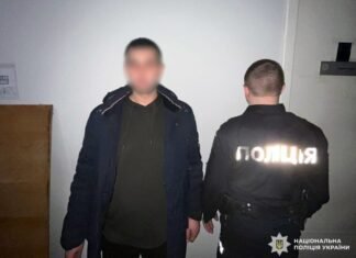 Нічний грабіж у Чернігові: чоловік поцупив телефон у жінки в гостях