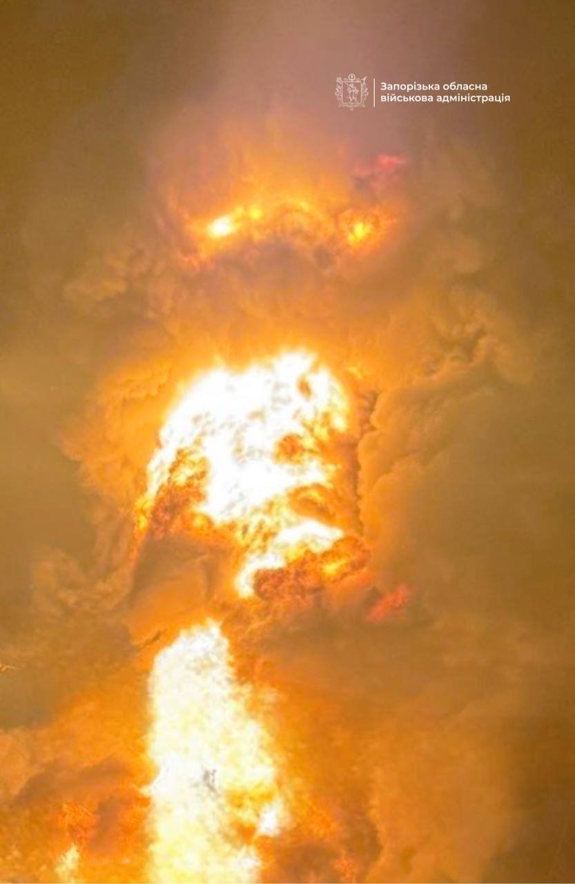 ВС РФ атаковали дронами Запорожье: без света остались два района города (видео)