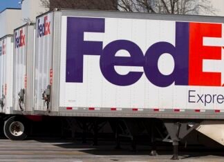 Первая крупная компания в США обратилась в суд с требованием возврата пошлин