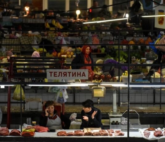 Годовая инфляция в Украине замедлилась до 7,4% в год