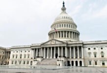 Правительство США второй раз за год приостановило работу: нет финансирования