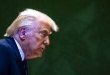 Трамп после поражения в Верховном суде ввел новые пошлины 10% почти на весь импорт США