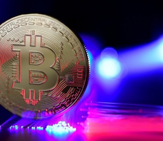 Криптобиржа в Южной Корее случайно раздала пользователям биткоинов на $44 млрд