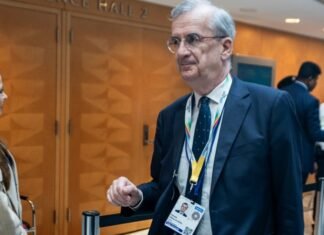 Глава Банка Франции неожиданно подал в отставку: возглавит благотворительный фонд