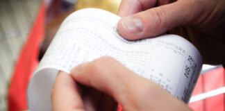 Кабмин запустил пилотный проект электронных чеков: в каких банках и магазинах уже доступны