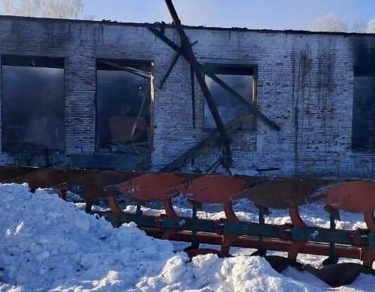 Росіяни атакували агропідприємство на Чернігівщині 8 дронами та ракетою: руйнування значні