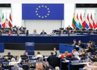 Порошенко назвал важнейшим решение Европарламента о предоставлении Украине 90 млрд евро