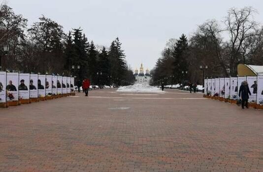 На Алеї Героїв у Чернігові оновили експозицію: додали ще 60 історій полеглих воїнів