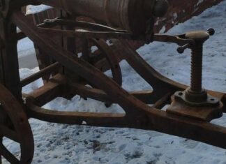 На Валу у Чернігові покрилися іржею історичні гармати: що кажуть в управлінні культури