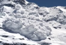 Самый смертоносный горнолыжный сезон: синоптики объяснили, почему в горах так много лавин