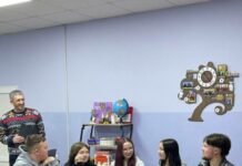 Їли торт у формі кубу: популярному молодіжному центру з Чернігівщини – 6 років