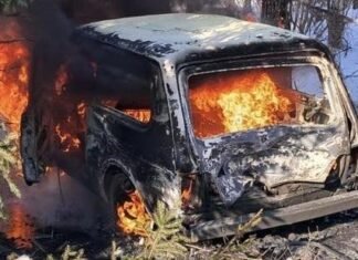 На Чернігівщині ворожий дрон поцілив у цивільну автівку