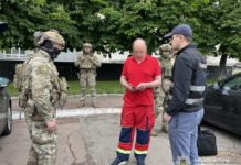 8 тисяч доларів, щоб втекти за кордон: у Чернігові викрили злочинну схему медиків