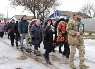 На Чернігівщині попрощалися із воїном, який загинув на Дніпропертровщині