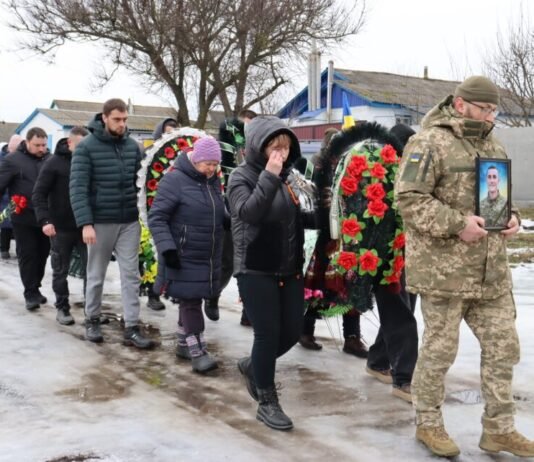 На Чернігівщині попрощалися із воїном, який загинув на Дніпропертровщині