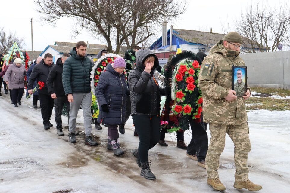 На Чернігівщині попрощалися із воїном, який загинув на Дніпропертровщині