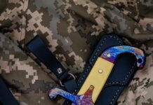 На Чернігівщині викували шаблю для Олександра Усика з уламків російської ракети