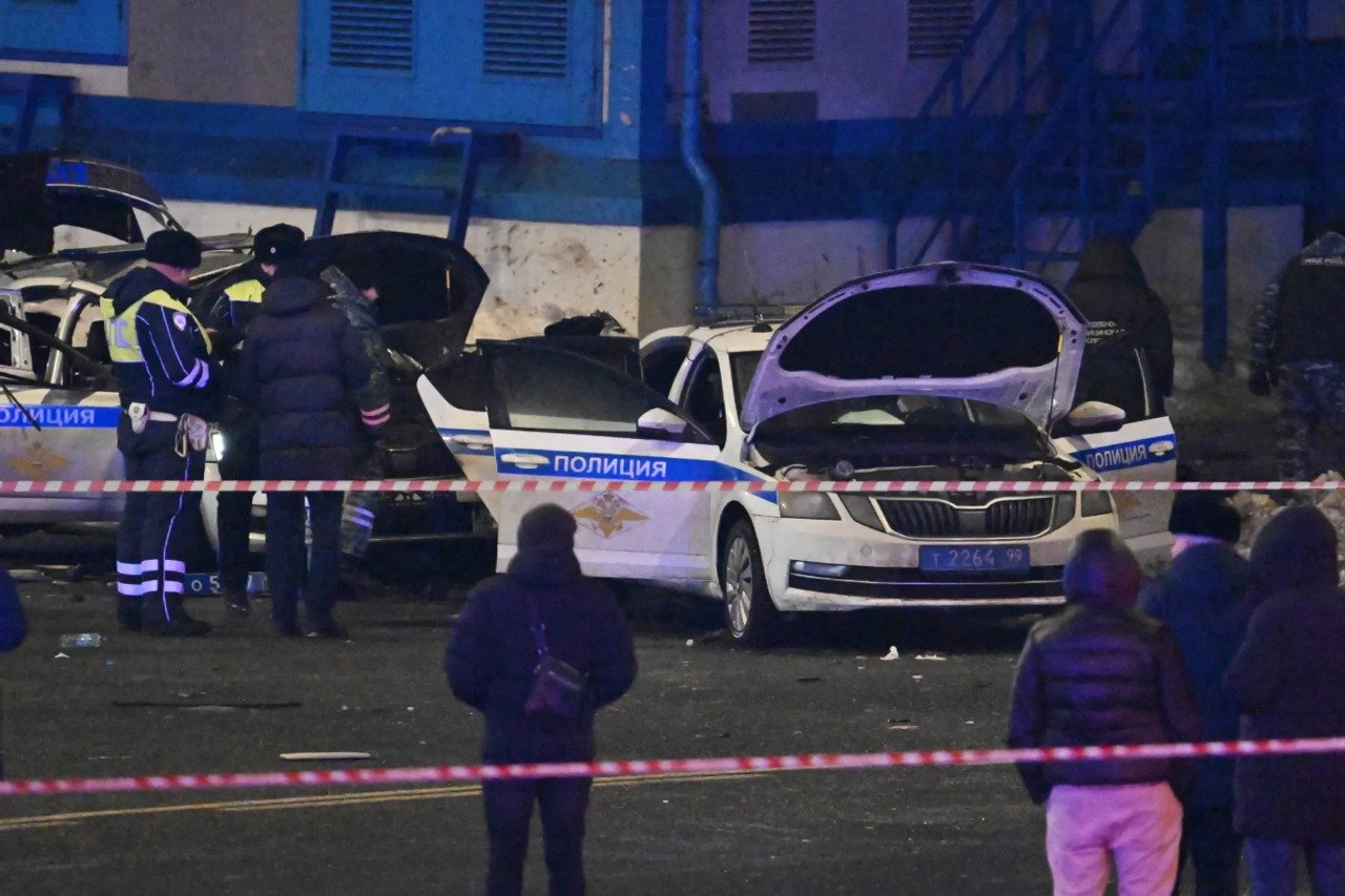 Подрыв авто ДПС в Москве: в РФ обнародовали видео взрыва, реагировать пришлось и Путину