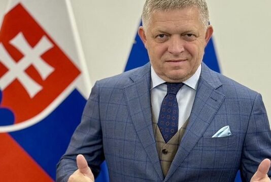 Фицо в разговоре с Зеленским почувствовал незаинтересованность Киева возобновить транзит нефти, но согласился на переговоры