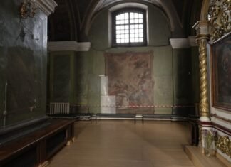 У Троїцькому соборі Чернігова планують розчистити закопчене панно з образом, ймовірно, Лазаря Барановича