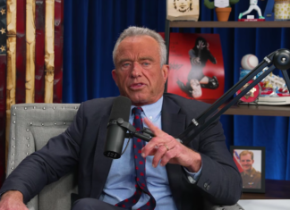 «Я не боюсь микробов»: глава Минздрава США Кеннеди-младший признался, что «нюхал кокаин с унитазов»