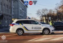 Зупинили за порушення ПДР: 37-річному чернігівцю за опір патрульним світить два роки за гратами