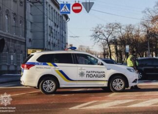 Зупинили за порушення ПДР: 37-річному чернігівцю за опір патрульним світить два роки за гратами