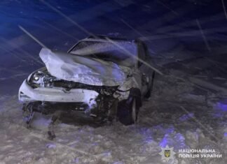 На Чернігівщині сталося ДТП – зіткнувся легковик та мікроавтобус: травмовано восьмеро людей