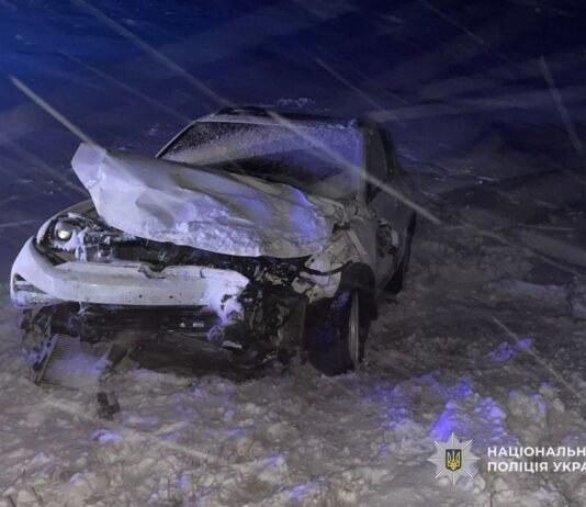 На Чернігівщині сталося ДТП – зіткнувся легковик та мікроавтобус: травмовано восьмеро людей