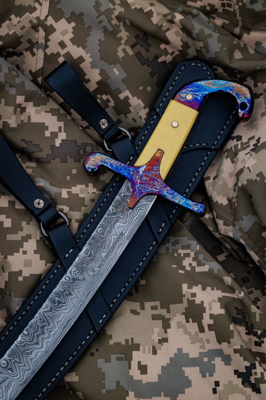 У Корюківці виготовили унікальну шаблю Олександру Усику (Фото)