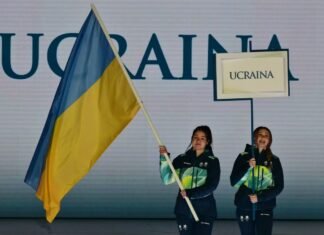 Несмотря на официальный запрет: на церемонии открытия Паралимпиады-2026 вынесли флаг Украины