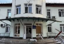 Російські БпЛА вдарили по центру Новгород-Сіверського: є поранені