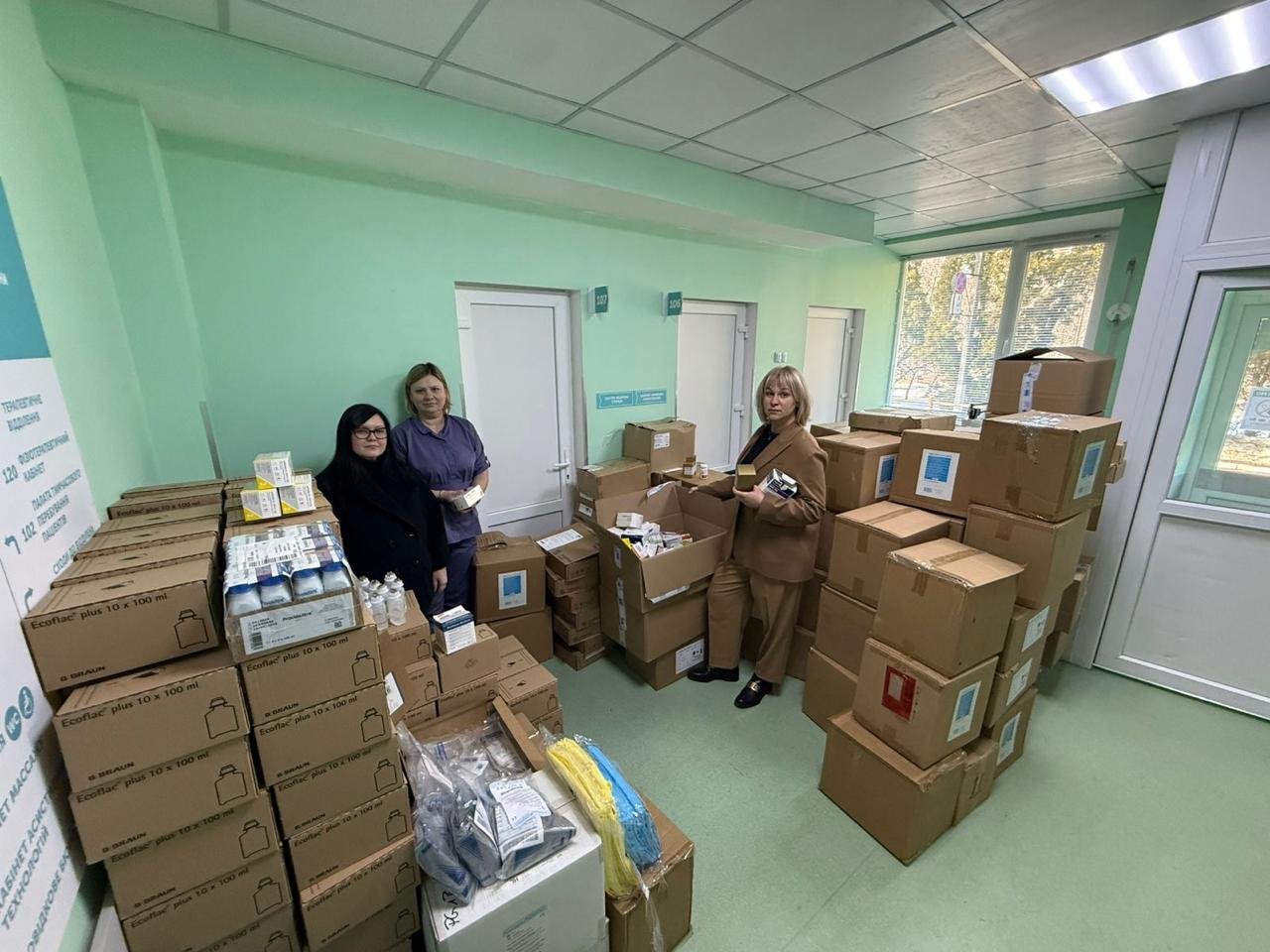 Гуманітарна допомога з Німеччини: медпрепарати, генератори та обігрівачі надійшли до Чернігівського району