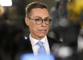 Стубб заявив про відсутність військової загрози після падіння дронів у Фінляндії