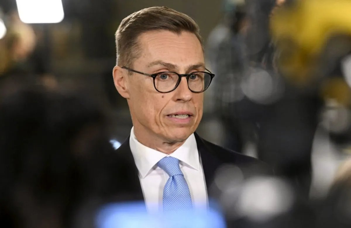 Стубб заявив про відсутність військової загрози після падіння дронів у Фінляндії