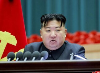 Кім Чен Ин випробував стратегічні крилаті ракети з нового есмінця