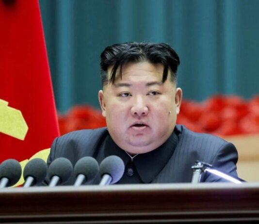 Кім Чен Ин випробував стратегічні крилаті ракети з нового есмінця
