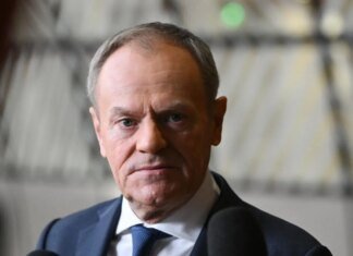 Туск заявив, що Польща підозрює Угорщину у передачі даних ЄС росії