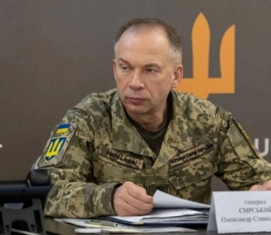 "Захист України — не лише справа чоловіків" — Сирський привітав жінок з 8 березня