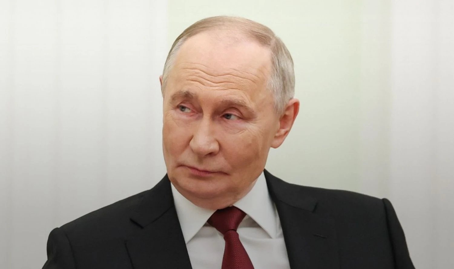 путін перестав з'являтися в Кремлі після ліквідації лідера Ірану