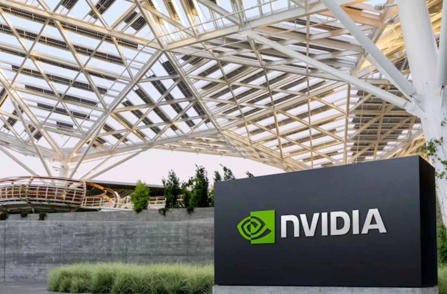 СЕО Nvidia натякнув на припинення інвестицій в OpenAI та Anthropic через їхній вихід на біржу