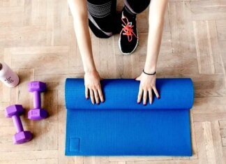 Як прибрати живіт та зміцнити тіло вдома — поради тренерки