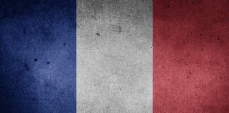 Франція голосує на місцевих виборах — результат може вплинути на битву за Єлисейський палац